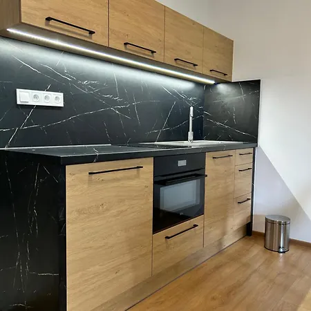 Ar Tahiti Black Apartment Kosice